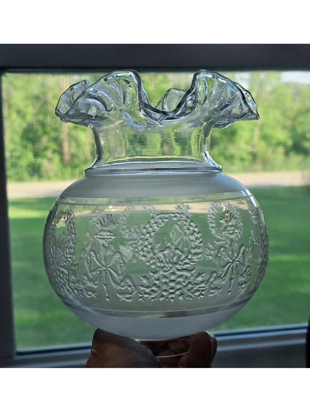 VIANNE VV Glass Globe Ruffle Shade Clear & Frost Embossed 7